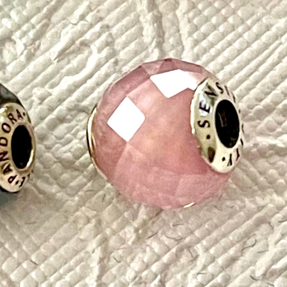 Pandora essence